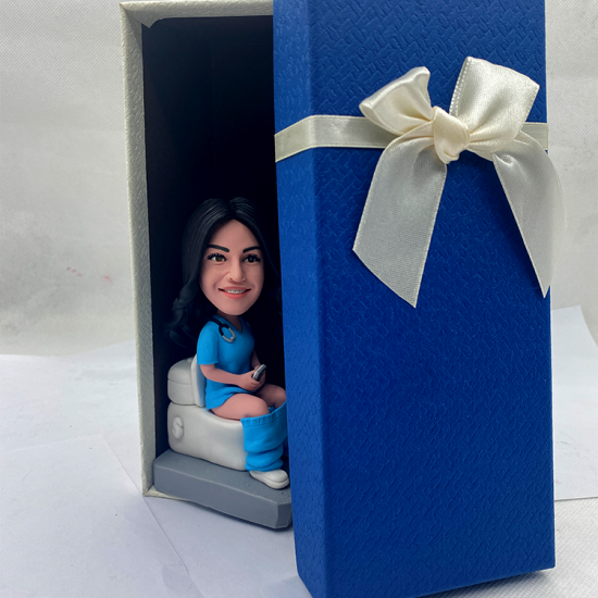 BRIDE AND GROOM HAND IN HAND CUSTOM WEDDING BOBBLEHEAD CAKE TOPPER